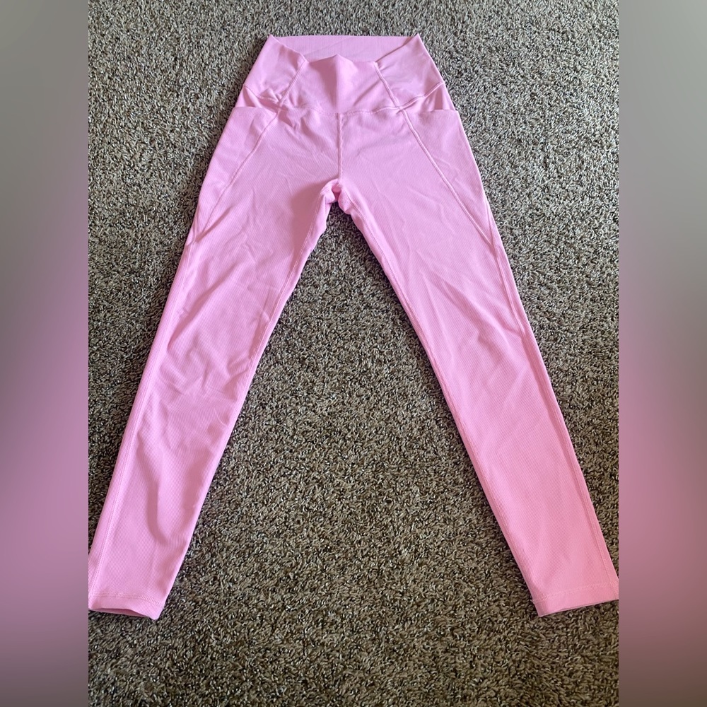 Pink leggings with pockets